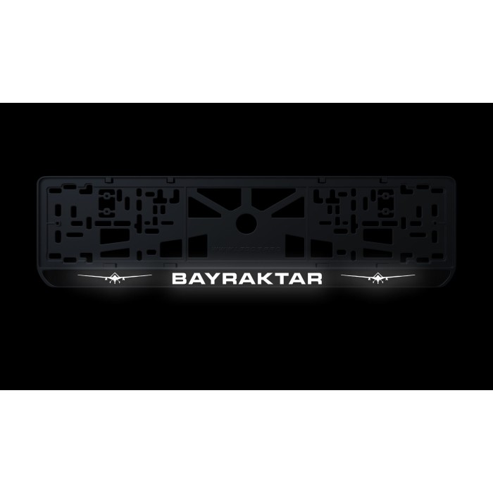 Номерная рамка "BAYRAKTAR" из высококачественного ABS пластика Ledos выглядит как LCD дисплей